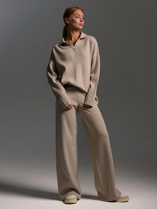 MYRNA - Ensemble Pull Col Polo et Pantalon Large Grande Taille Découvrez notre ensemble MYRNA, une création mode grande taille qui allie confort raffiné et élégance française. Cet ensemble grande taille comprend un pull en maille au col polo distingué et