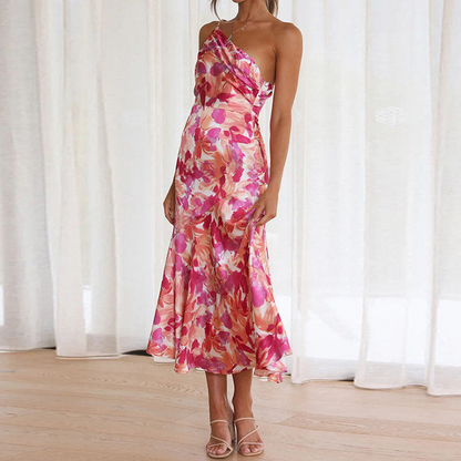 Gigi - Robe Élégante Grande Taille Femme Découvrez notre robe Gigi, une création mode grande taille qui incarne l'élégance française dans toute sa splendeur. Cette robe élégante grande taille offre une silhouette raffinée et sophistiquée, parfaite pour le