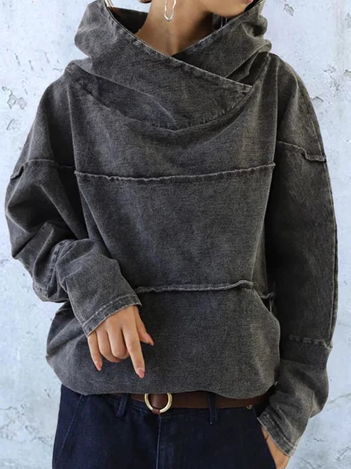 MAGGIE - Sweat à Capuche Large Élégant Grande Taille Découvrez notre sweat MAGGIE, une création mode grande taille qui marie confort décontracté et élégance française. Ce sweat à capuche grande taille offre une silhouette ample et raffinée, créé pour les