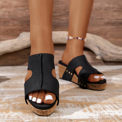 LUCY - Sandales Orthopédiques Grande Taille Découvrez nos sandales LUCY, une création mode grande taille qui marie confort orthopédique et élégance française. Ces sandales grande taille offrent une silhouette raffinée et ergonomique, créées pour les femme