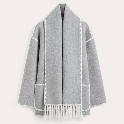 BETTY - Manteau d'Hiver Grande Taille avec Col en Fausse Fourrure Découvrez notre manteau d'hiver BETTY, une pièce mode grande taille qui allie chaleur luxueuse et élégance française. Ce manteau grande taille présente un magnifique col en fausse fourrure