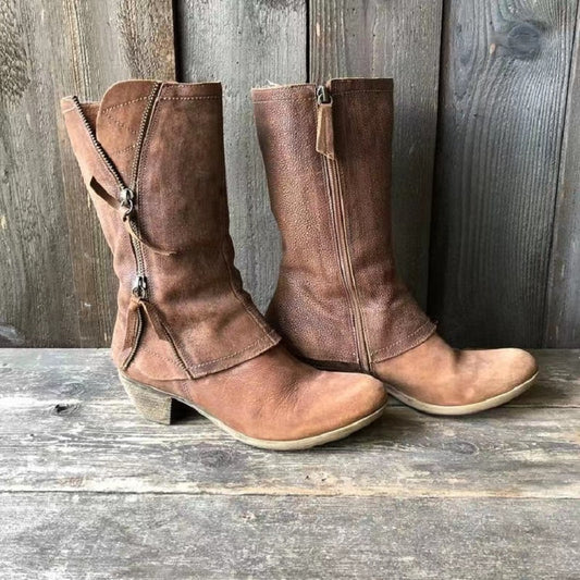 SYDNEY - Bottes d'Automne Grande Taille Découvrez nos bottes SYDNEY, une création mode grande taille qui marie style automnal et élégance française. Ces bottes grande taille offrent une silhouette raffinée et adaptée, créées pour les femmes qui recherchen