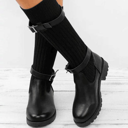 KELLY - Bottes en Cuir et Laine Tricotée Grande Taille Découvrez nos bottes KELLY, une création mode grande taille qui marie luxe du cuir, douceur de la laine et élégance française. Ces bottes grande taille offrent une silhouette raffinée et chaleureuse,