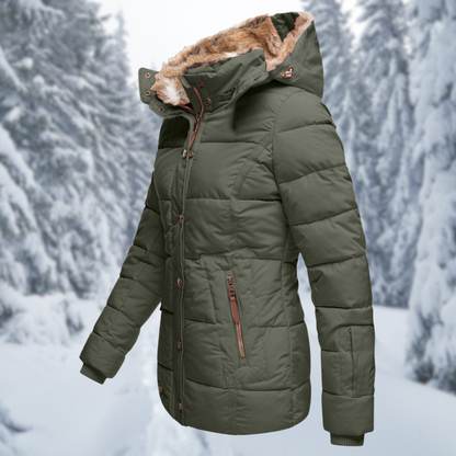 CANDACE - Veste d'Hiver Grande Taille Découvrez notre veste CANDACE, une création mode grande taille qui allie style hivernal et élégance française. Cette veste d'hiver grande taille offre un design moderne et sophistiqué, idéale pour les femmes qui souha