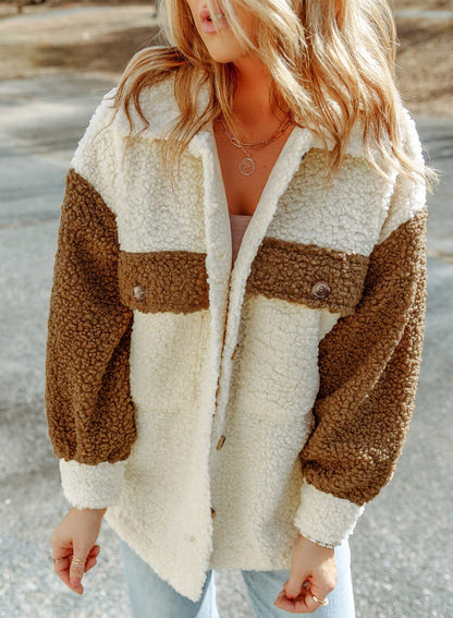 AZALEA - Manteau Long en Laine Grande Taille Découvrez notre manteau AZALEA, une création mode grande taille qui allie chaleur de la laine et élégance française. Ce manteau long en laine grande taille offre un design raffiné et chaleureux, idéal pour les