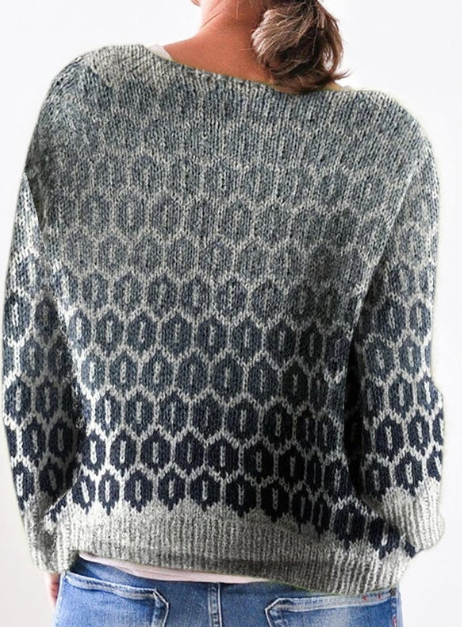 NORA - Pull à Détails Élégant Grande Taille Découvrez notre pull NORA, une création mode grande taille qui marie détails raffinés et élégance française. Ce pull grande taille offre une silhouette sophistiquée et moderne, créé pour les femmes qui apprécien
