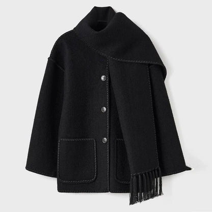 BETTY - Manteau d'Hiver Grande Taille avec Col en Fausse Fourrure Découvrez notre manteau d'hiver BETTY, une pièce mode grande taille qui allie chaleur luxueuse et élégance française. Ce manteau grande taille présente un magnifique col en fausse fourrure