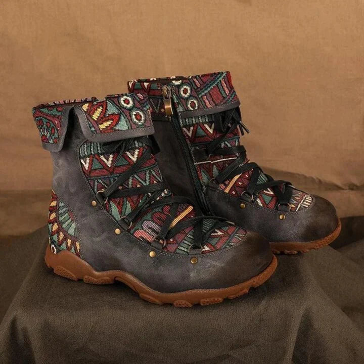 ELOISE - Bottes Tendance Grande Taille Découvrez nos bottes ELOISE, une création mode grande taille qui marie tendances actuelles et élégance française. Ces bottes grande taille offrent une silhouette raffinée et moderne, créées pour les femmes qui recher