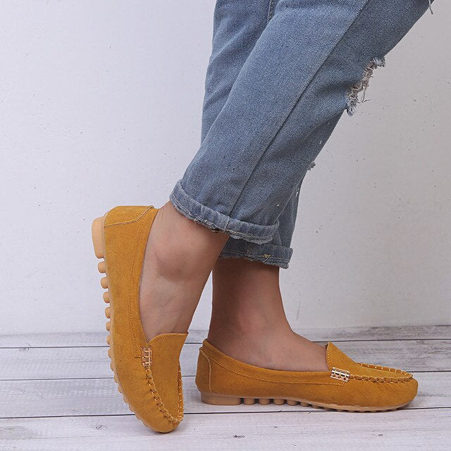 ISA - Chaussures Plates Grande Taille Découvrez nos chaussures plates ISA, une création mode grande taille qui marie confort quotidien et élégance française. Ces chaussures grande taille offrent une silhouette raffinée et pratique, créées pour les femmes