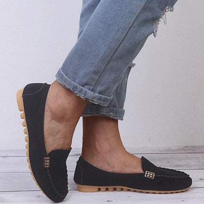 ISA - Chaussures Plates Grande Taille Découvrez nos chaussures plates ISA, une création mode grande taille qui marie confort quotidien et élégance française. Ces chaussures grande taille offrent une silhouette raffinée et pratique, créées pour les femmes