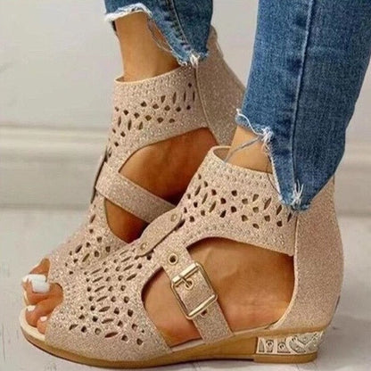 IRIS - Sandales Orthopédiques à Talon Bas Grande Taille Découvrez nos sandales IRIS, une création mode grande taille qui marie confort orthopédique et élégance française. Ces sandales grande taille offrent une silhouette raffinée et ergonomique, créées po