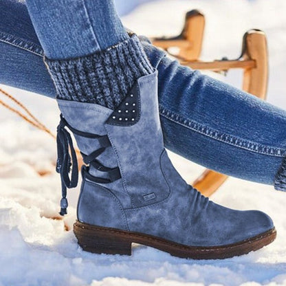 STEFF - Bottes Mi-Hautes Grande Taille Découvrez nos bottes STEFF, une création mode grande taille qui marie hauteur élégante et élégance française. Ces bottes mi-hautes grande taille offrent une silhouette raffinée et allongée, créées pour les femmes qui