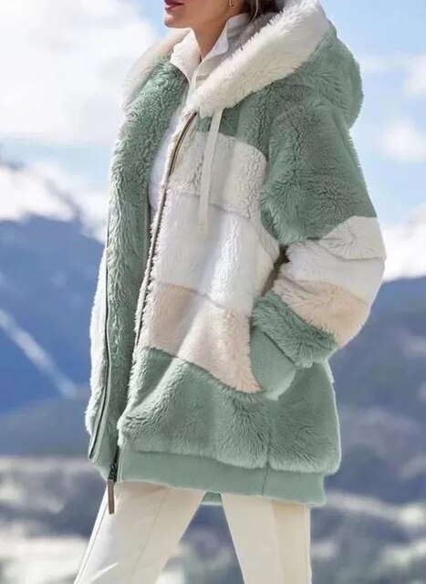 LAURA - Veste Mode Grande Taille Découvrez notre veste LAURA, une création mode grande taille qui allie style contemporain et élégance française. Cette veste tendance grande taille offre un design moderne et sophistiqué, idéale pour les femmes qui souhait