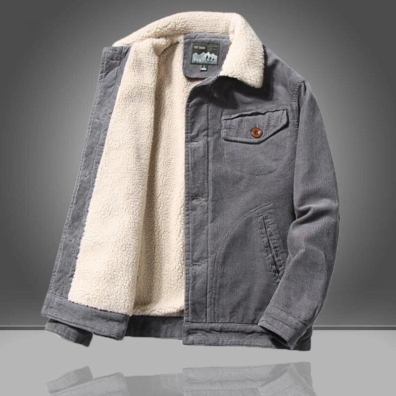 GAB - Veste d'Hiver Homme Découvrez notre veste GAB pour homme, une création qui marie protection hivernale et élégance française. Cette veste d'hiver offre une silhouette raffinée et fonctionnelle, créée pour les hommes qui recherchent une pièce aussi ch