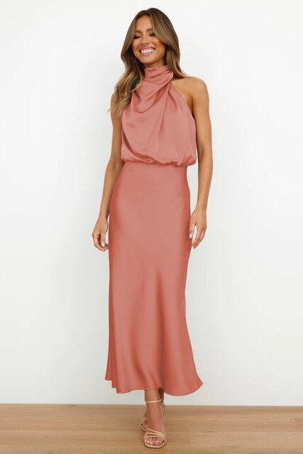 Benthe - Robe de Cocktail Grande Taille Femme Élégante Découvrez notre robe Benthe, une création mode grande taille qui incarne l'élégance française dans sa forme la plus raffinée. Cette robe élégante grande taille est conçue pour faire sensation lors de