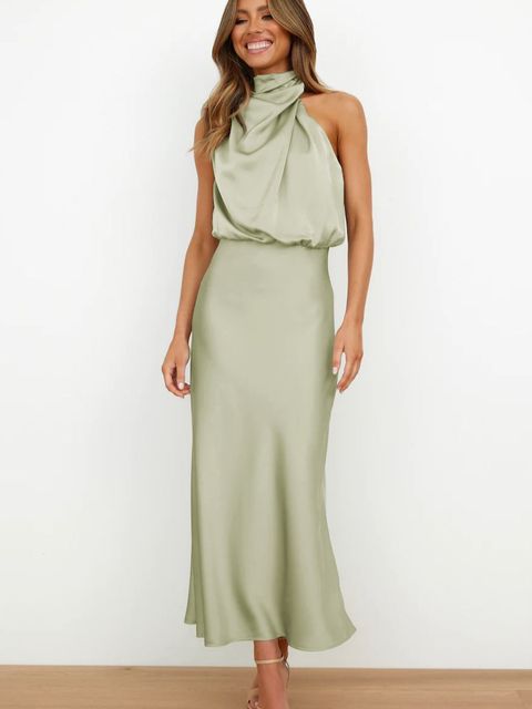 Benthe - Robe de Cocktail Grande Taille Femme Élégante Découvrez notre robe Benthe, une création mode grande taille qui incarne l'élégance française dans sa forme la plus raffinée. Cette robe élégante grande taille est conçue pour faire sensation lors de