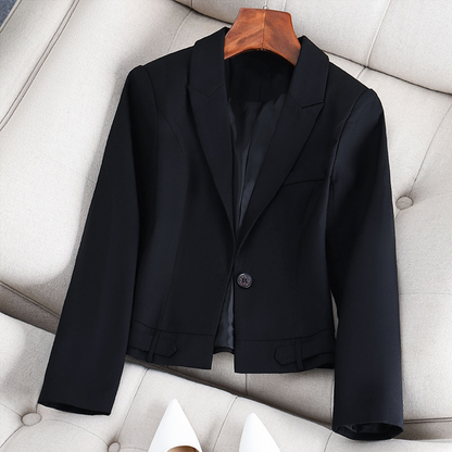 L'AURABLEND - Blazer Designer Grande Taille par Lilian Thouram Découvrez notre blazer L'AURABLEND, une création exclusive mode grande taille signée Lilian Thouram qui incarne le summum de l'élégance française. Ce blazer designer grande taille représente l
