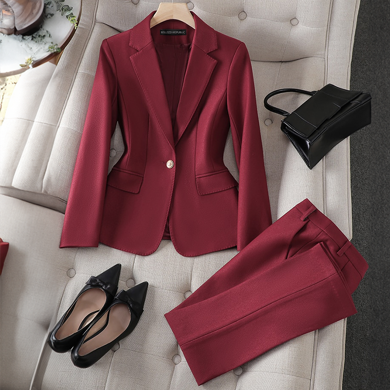 L'INFINITTE - Ensemble Blazer Élégant Grande Taille Découvrez notre ensemble L'INFINITTE, une création mode grande taille qui redéfinit l'élégance française contemporaine. Ce blazer grande taille offre une silhouette sophistiquée et intemporelle, spéciale