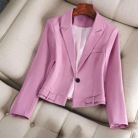 L'AURABLEND - Blazer Designer Grande Taille par Lilian Thouram Découvrez notre blazer L'AURABLEND, une création exclusive mode grande taille signée Lilian Thouram qui incarne le summum de l'élégance française. Ce blazer designer grande taille représente l
