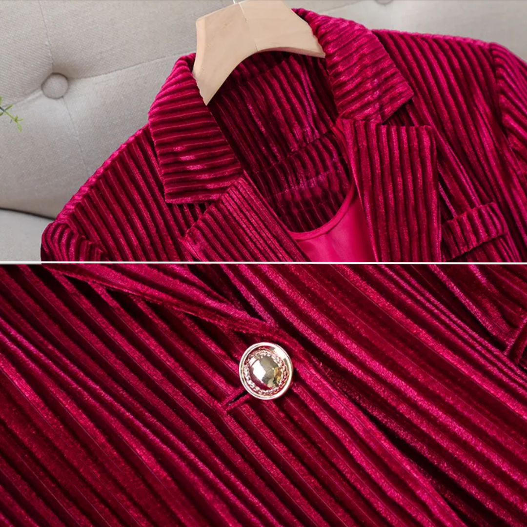 SCARLETT VELOURA - Ensemble Blazer Élégant Grande Taille Découvrez notre ensemble SCARLETT VELOURA, une création mode grande taille qui incarne la sensualité du velours et l'élégance française. Ce blazer grande taille en velours somptueux offre une silhou