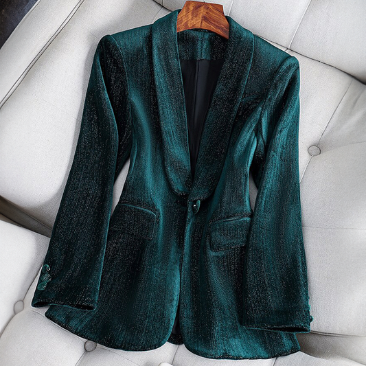 L'AURABLEND - Blazer en Satin Grande Taille par Lilian Thouram Découvrez notre blazer en satin L'AURABLEND, une création exclusive mode grande taille signée Lilian Thouram qui sublime l'élégance française. Ce blazer designer grande taille en satin luxueux